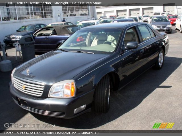 2000 Cadillac DeVille Sedan in Midnight Blue