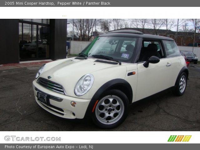 2005 Mini Cooper Hardtop in Pepper White