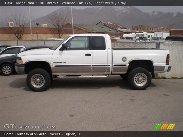 1998 Dodge Ram 2500 Laramie Extended Cab 4x4 in Bright White