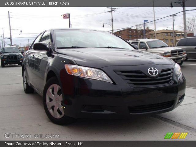 2009 Toyota Camry LE in Black