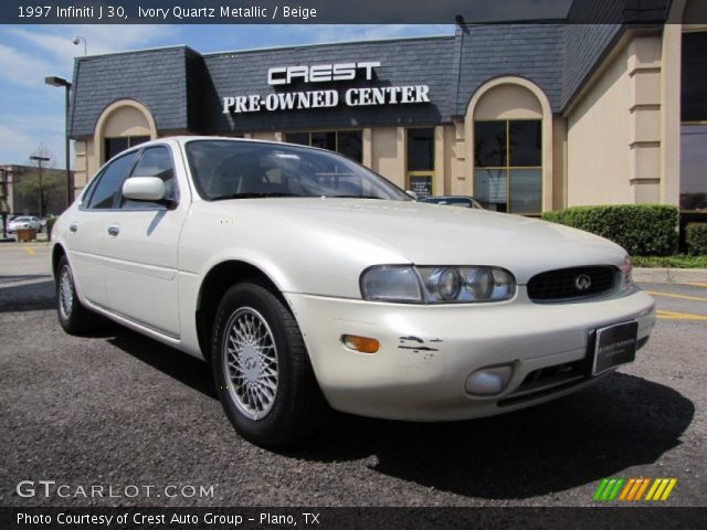 1997 Infiniti J 30 in Ivory Quartz Metallic