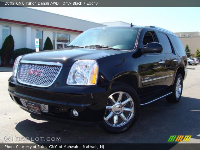 2009 GMC Yukon Denali AWD in Onyx Black