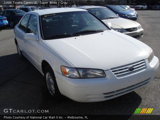 1998 Toyota Camry LE in Super White