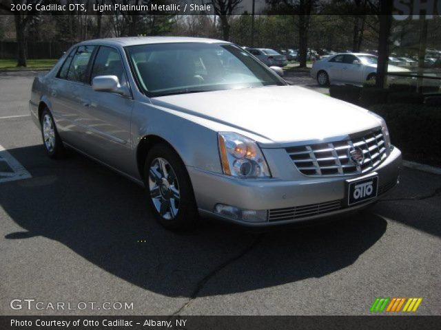 2006 Cadillac DTS  in Light Platinum Metallic