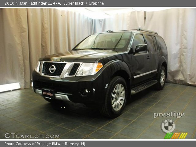 2010 Nissan Pathfinder LE 4x4 in Super Black