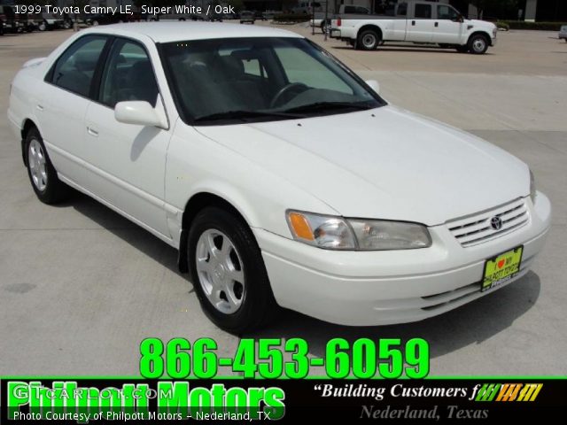 1999 Toyota Camry LE in Super White
