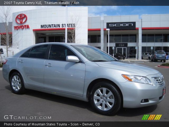2007 Toyota Camry XLE in Titanium Metallic