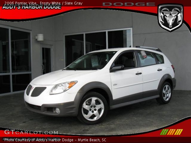 2006 Pontiac Vibe  in Frosty White