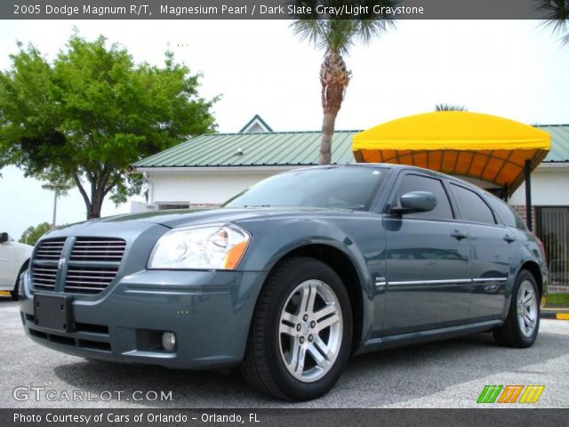 2005 Dodge Magnum R/T in Magnesium Pearl
