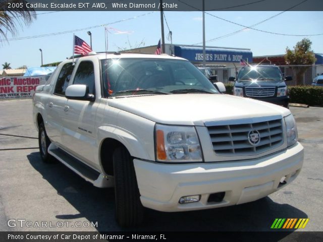 2005 Cadillac Escalade EXT AWD in White Diamond