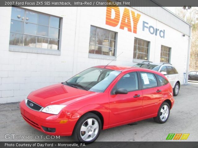 2007 Ford Focus ZX5 SES Hatchback in Infra-Red