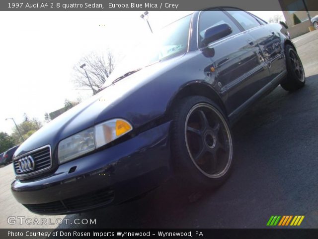 1997 Audi A4 2.8 quattro Sedan in Europa Blue Mica