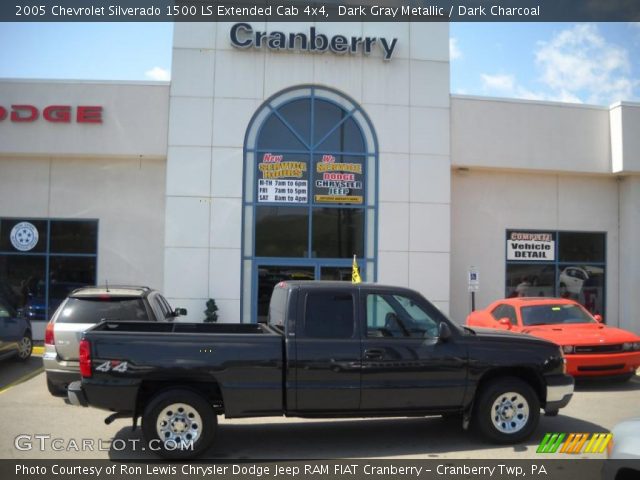 2005 Chevrolet Silverado 1500 LS Extended Cab 4x4 in Dark Gray Metallic