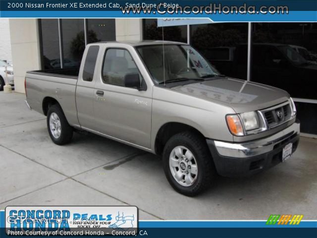 2000 Nissan Frontier XE Extended Cab in Sand Dune