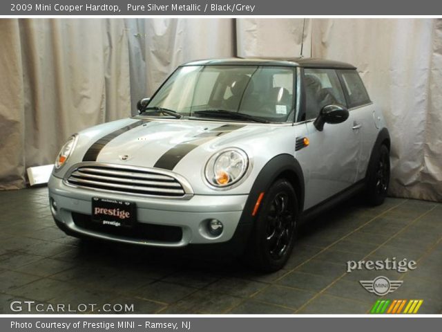 2009 Mini Cooper Hardtop in Pure Silver Metallic