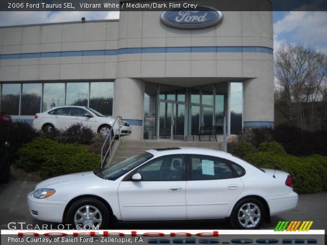 2006 Ford Taurus SEL in Vibrant White