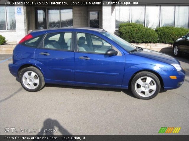 2006 Ford Focus ZX5 SES Hatchback in Sonic Blue Metallic