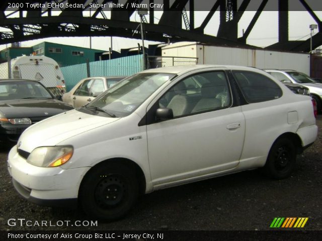 2000 Toyota ECHO Sedan in Super White
