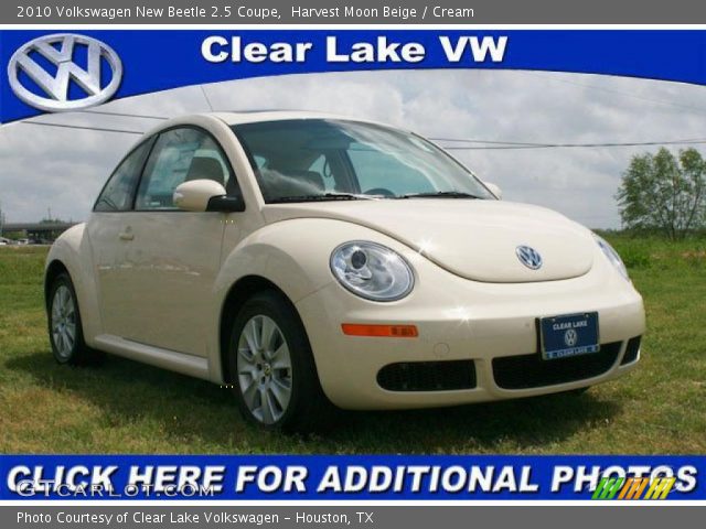 2010 Volkswagen New Beetle 2.5 Coupe in Harvest Moon Beige