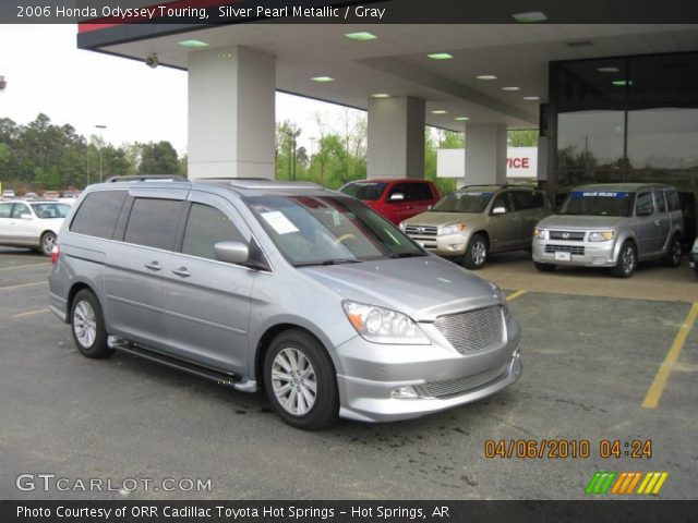 2006 Honda Odyssey Touring in Silver Pearl Metallic