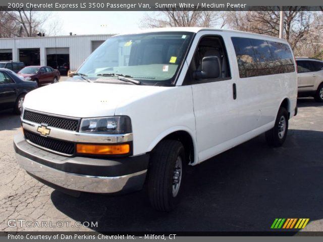 2009 Chevrolet Express LS 3500 Passenger Van in Summit White