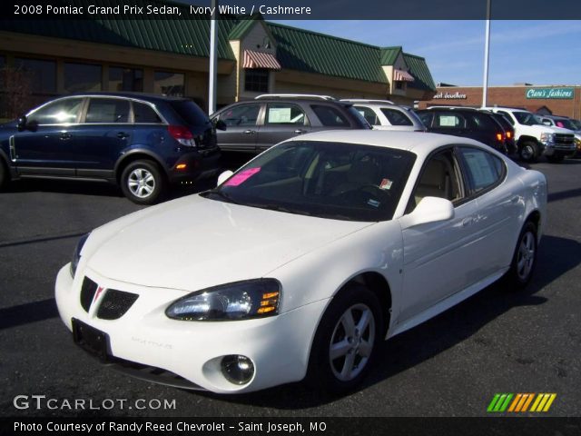 2008 Pontiac Grand Prix Sedan in Ivory White