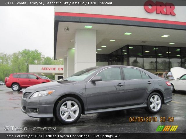 2011 Toyota Camry SE in Magnetic Gray Metallic