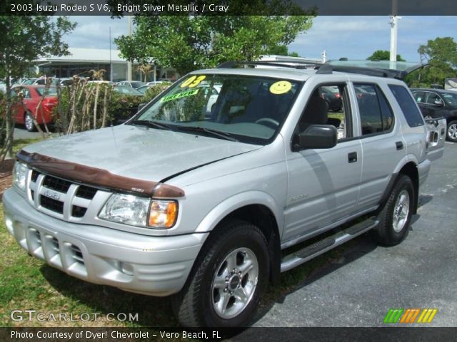 2003 Isuzu Rodeo S V6 in Bright Silver Metallic