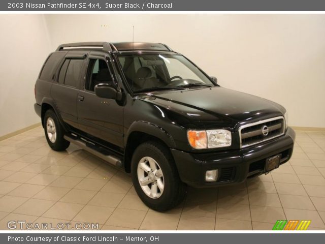 2003 Nissan Pathfinder SE 4x4 in Super Black