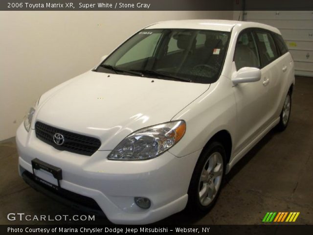 2006 Toyota Matrix XR in Super White