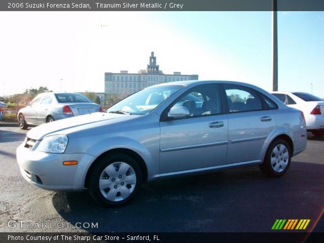 2006 Suzuki Forenza Sedan in Titanuim Silver Metallic