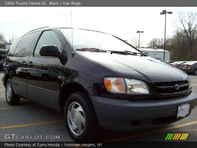 1999 Toyota Sienna LE in Black