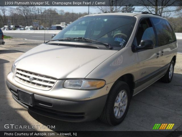 1999 Plymouth Voyager SE in Champagne Beige Pearl
