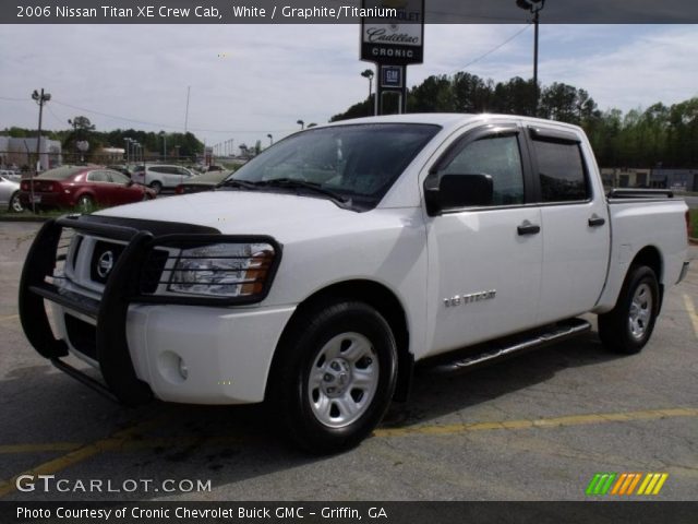2006 Nissan Titan XE Crew Cab in White