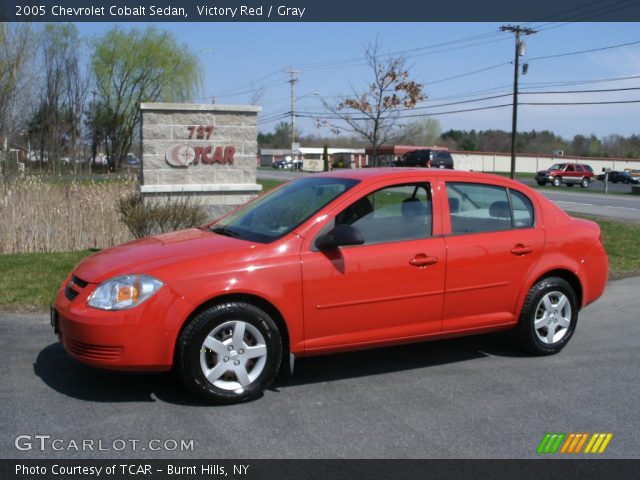 2005 Chevrolet Cobalt Sedan in Victory Red