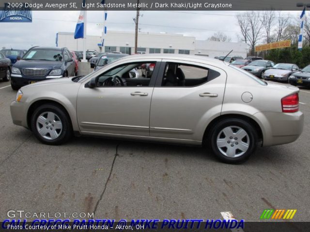 2009 Dodge Avenger SE in Light Sandstone Metallic