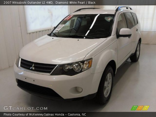 2007 Mitsubishi Outlander LS 4WD in Diamond White Pearl