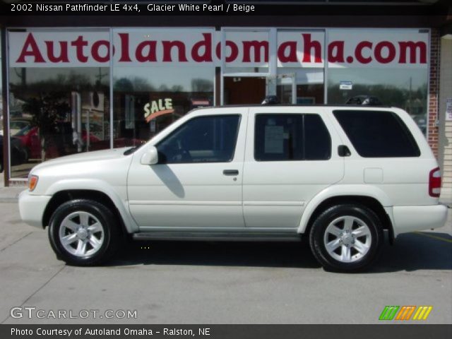 2002 Nissan Pathfinder LE 4x4 in Glacier White Pearl