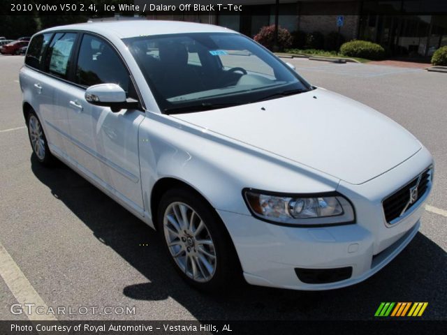 2010 Volvo V50 2.4i in Ice White