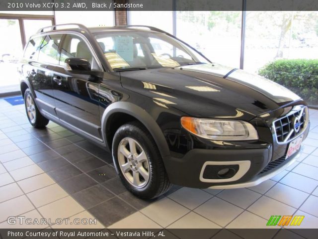 2010 Volvo XC70 3.2 AWD in Black