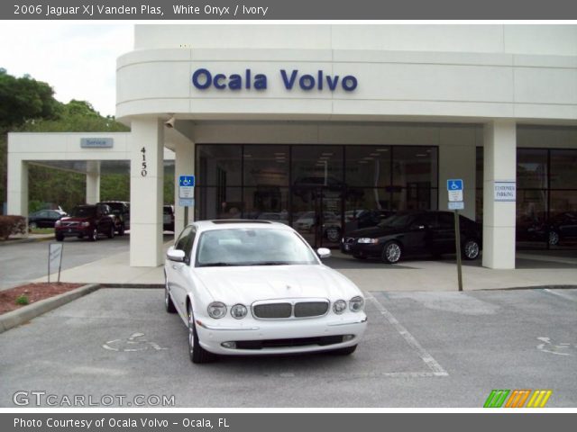 2006 Jaguar XJ Vanden Plas in White Onyx