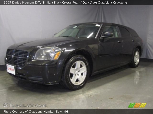 2005 Dodge Magnum SXT in Brilliant Black Crystal Pearl