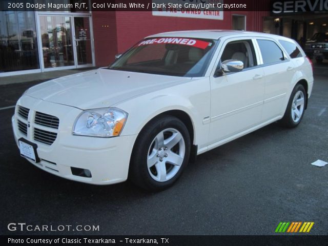 2005 Dodge Magnum R/T in Cool Vanilla White