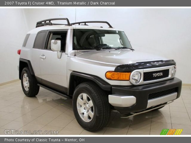 2007 Toyota FJ Cruiser 4WD in Titanium Metallic