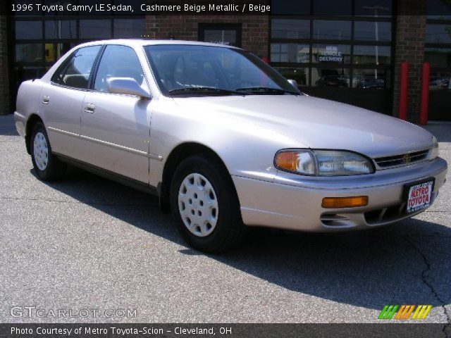 1996 Toyota Camry LE Sedan in Cashmere Beige Metallic