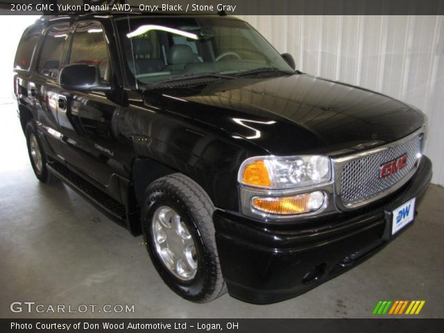 2006 GMC Yukon Denali AWD in Onyx Black