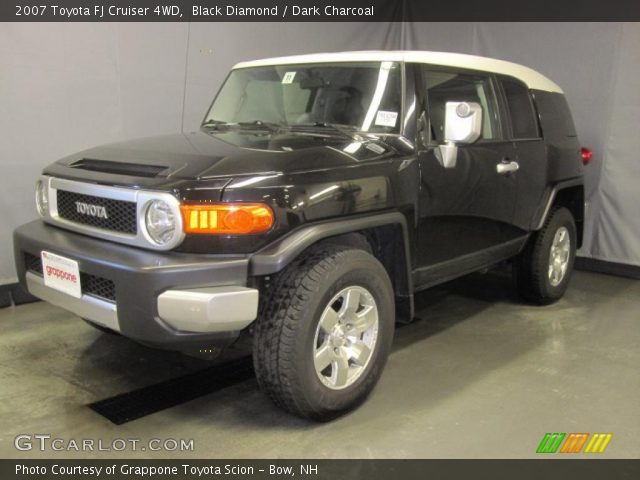 2007 Toyota FJ Cruiser 4WD in Black Diamond