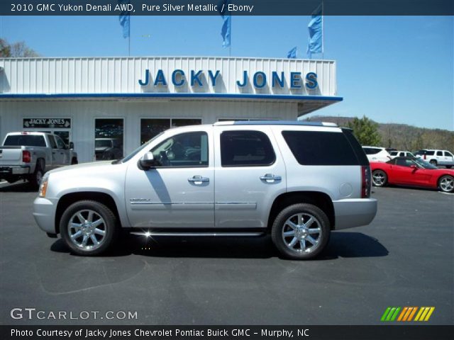 2010 GMC Yukon Denali AWD in Pure Silver Metallic