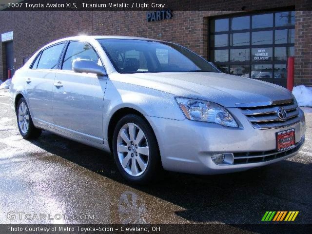 2007 Toyota Avalon XLS in Titanium Metallic