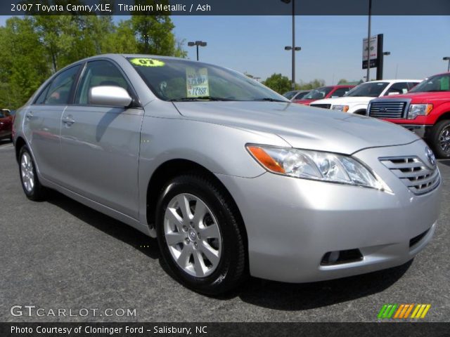 2007 Toyota Camry XLE in Titanium Metallic